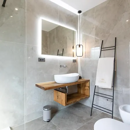 Luxury Lorkia With Sauna And Jacuzzi *