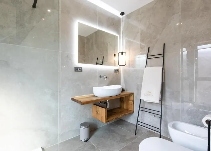 Luxury Lorkia With Sauna And Jacuzzi *