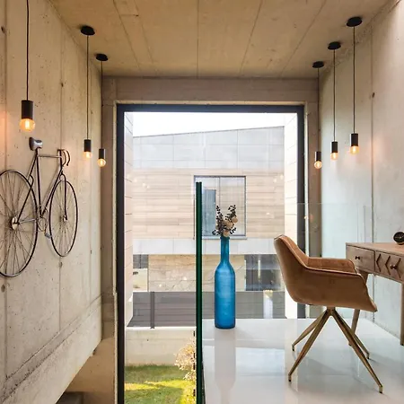 Luxury Lorkia With Sauna And Jacuzzi *