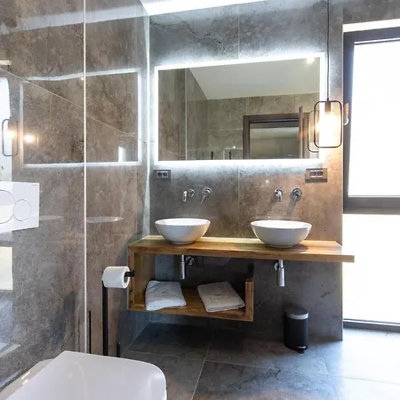 Luxury Lorkia With Sauna And Jacuzzi * 巴斯卡