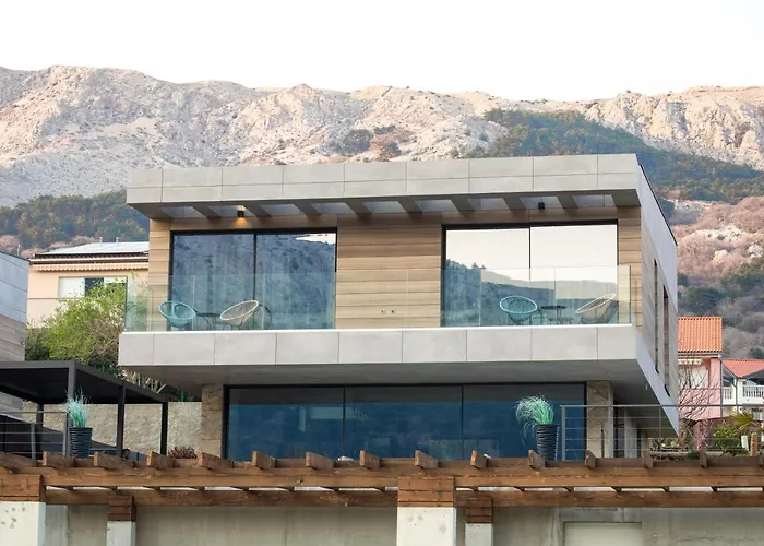 Luxury Lorkia With Sauna And Jacuzzi Villa *