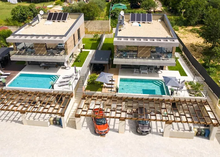 Luxury Lorkia With Sauna And Jacuzzi Villa *