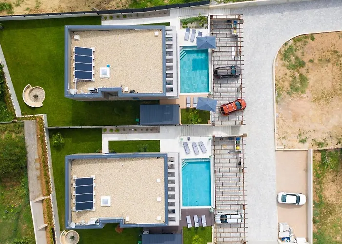 Luxury Lorkia With Sauna And Jacuzzi Villa *