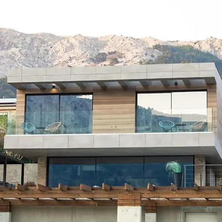 Luxury Lorkia With Sauna And Jacuzzi Villa *