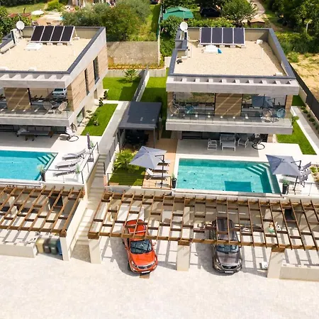 Luxury Lorkia With Sauna And Jacuzzi Villa *